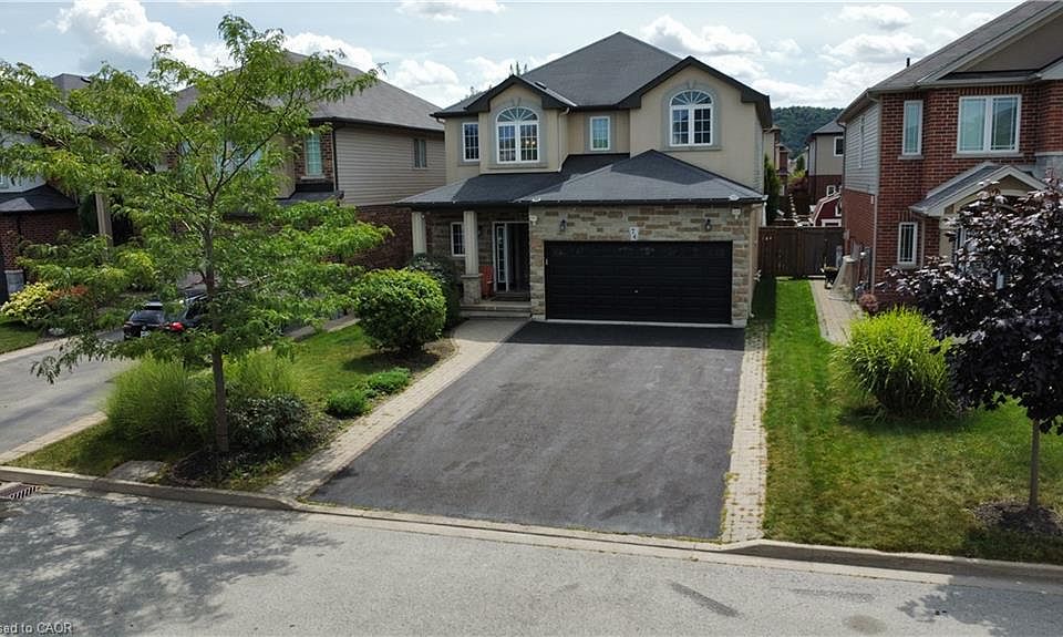 1st image of 74 Lampman Dr