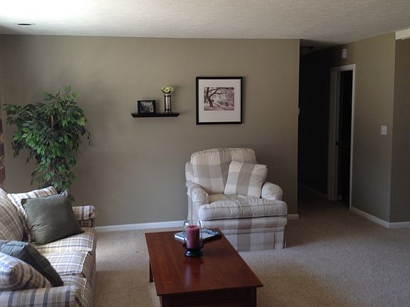 2nd image of 619 Sturbridge Dr