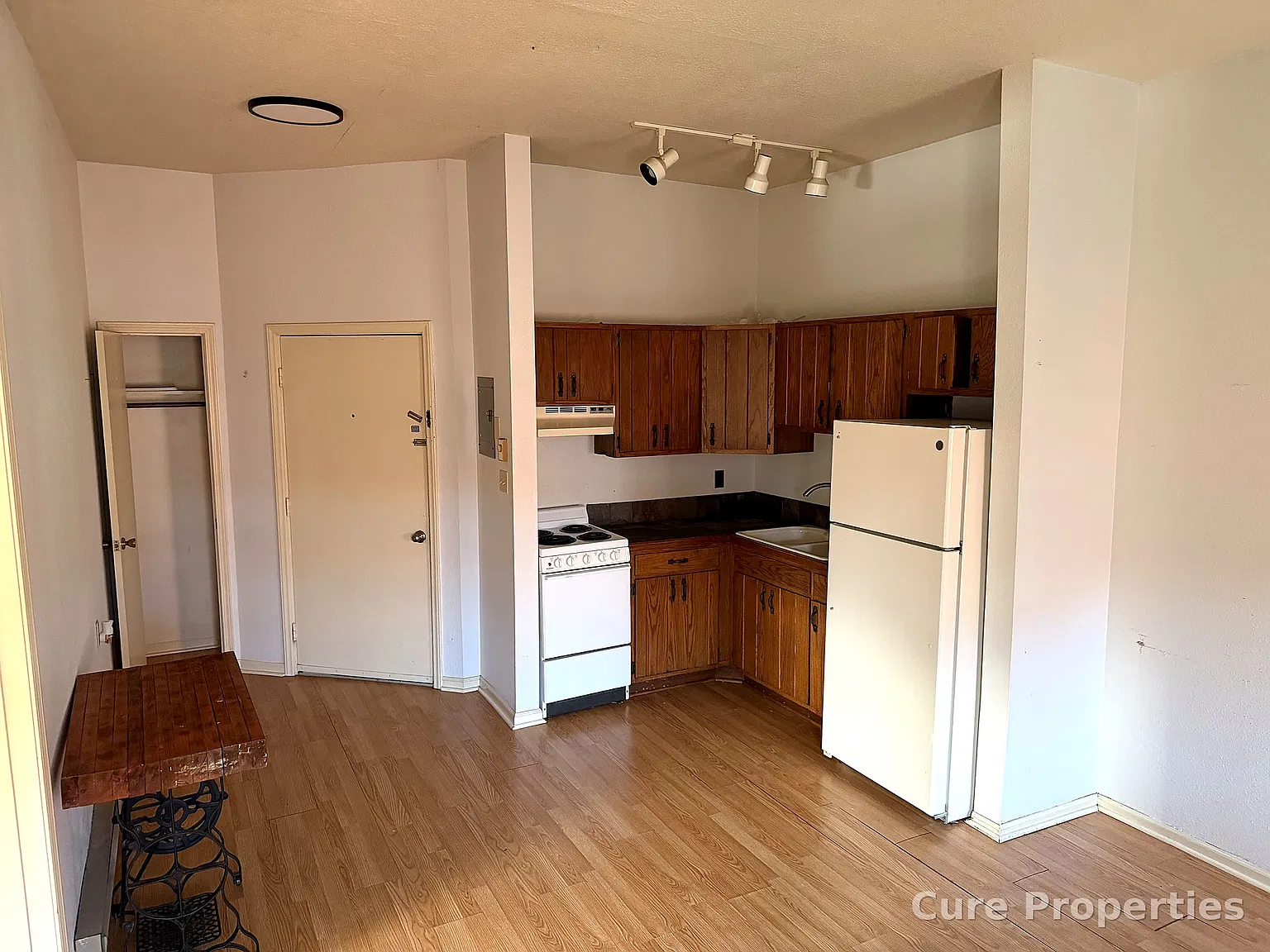 1 bed, 925 sqft, $1,350 — Photo 2