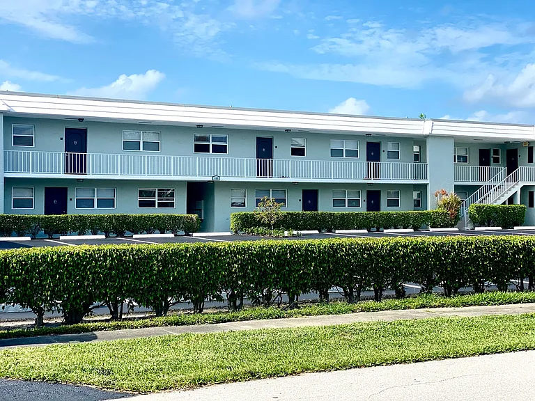 Sabal Palms Apartment Homes — Photo 9