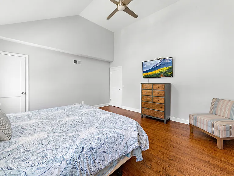 344 Euclid Ave — Photo 16