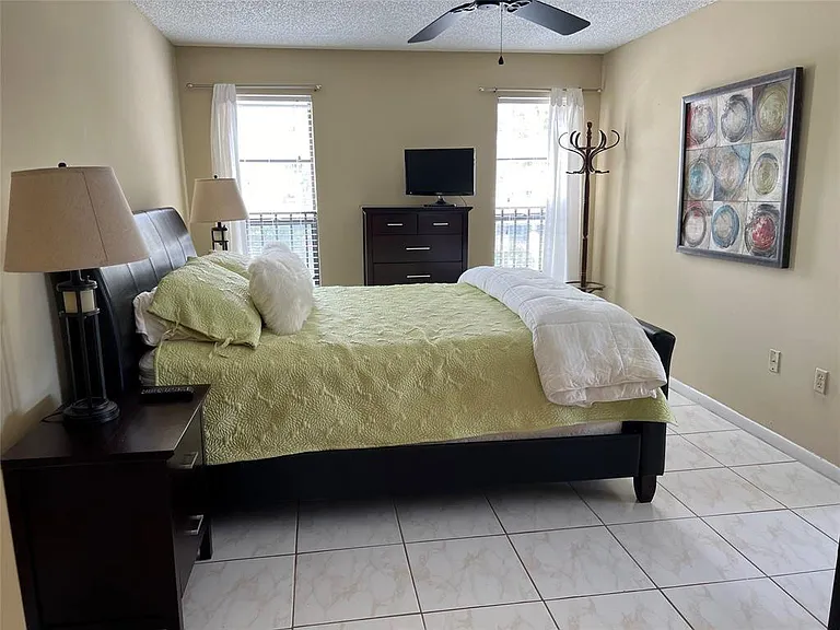 445 SE 21st Ave #201 — Photo 16