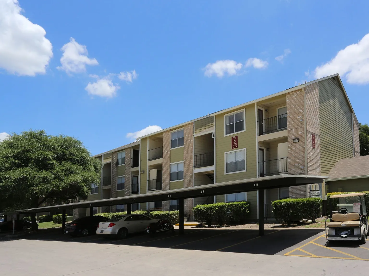 Avalon Apartments — Photo 2