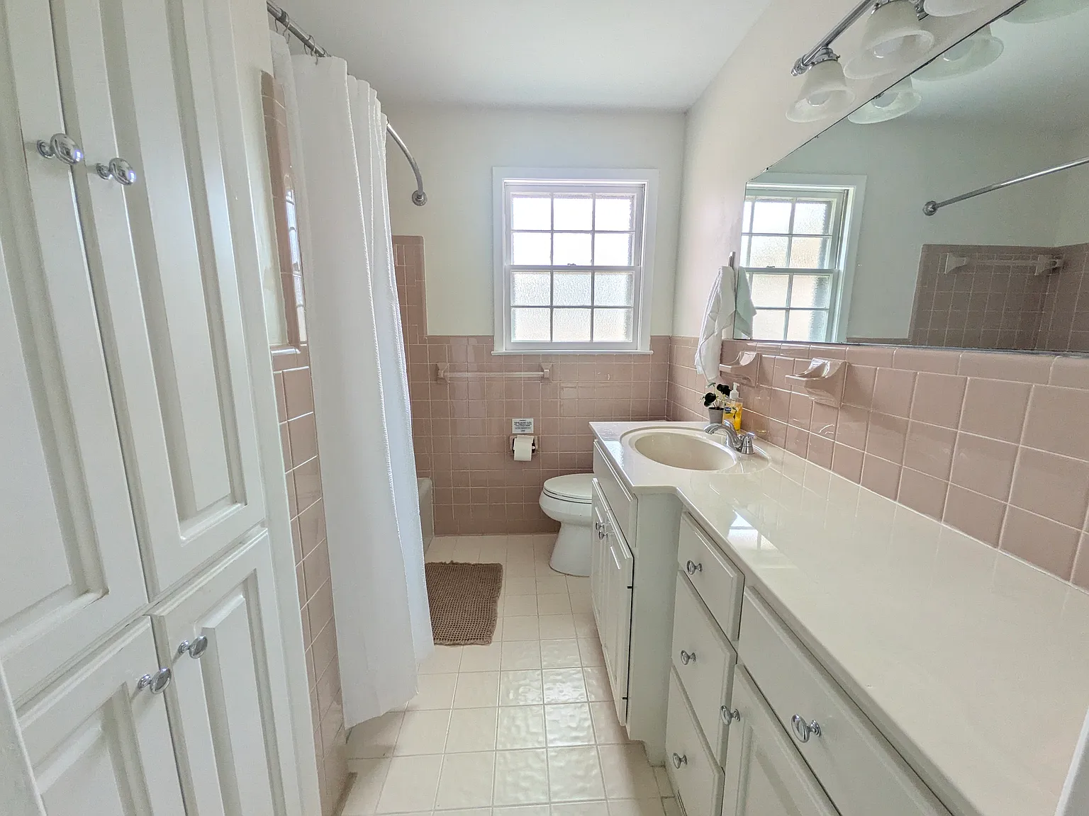 1 bed, 1750 sqft, $900 — Photo 2