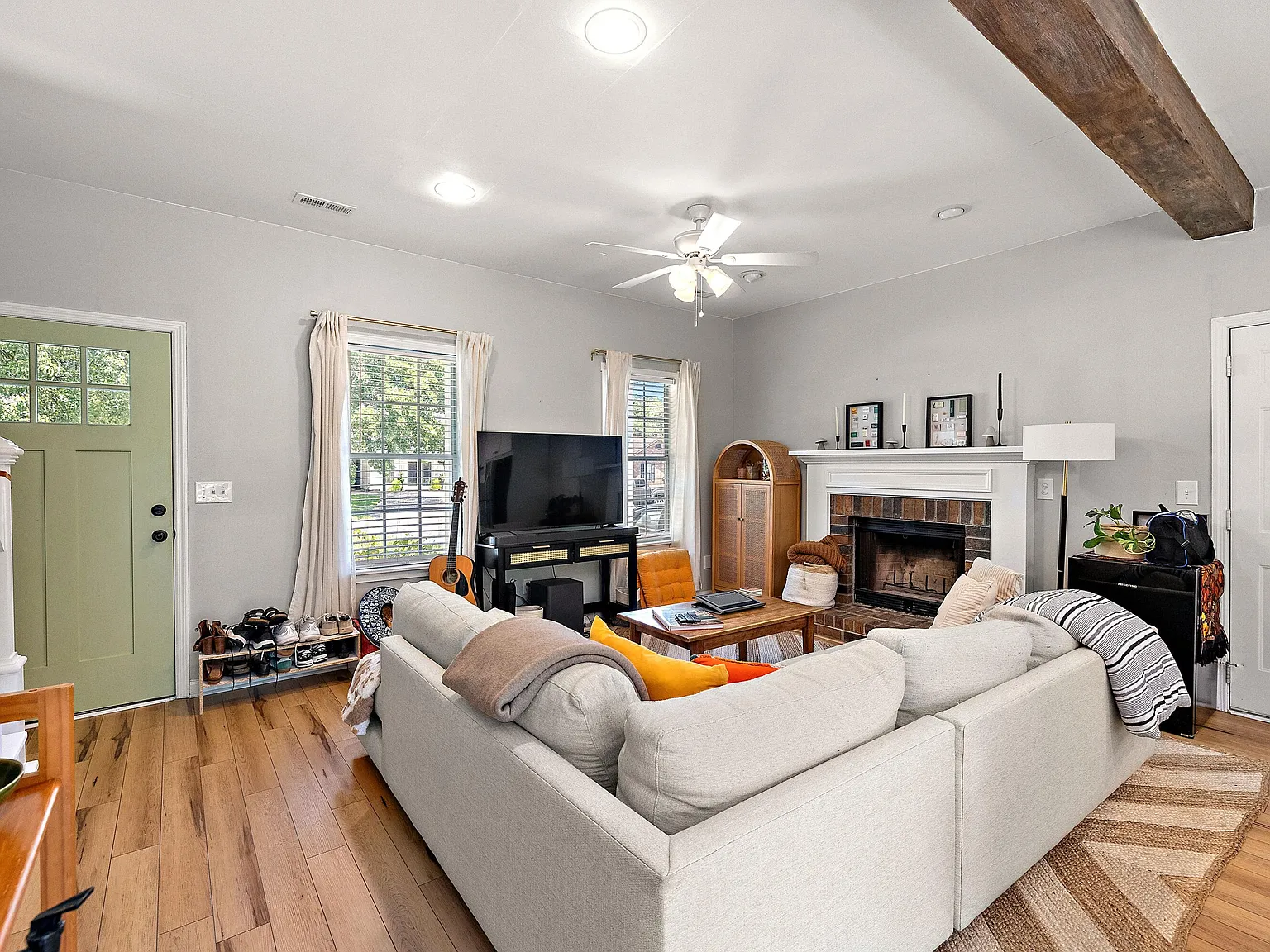 3 bed, 2.0 bath, 1520 sqft, $3,695 — Photo 3
