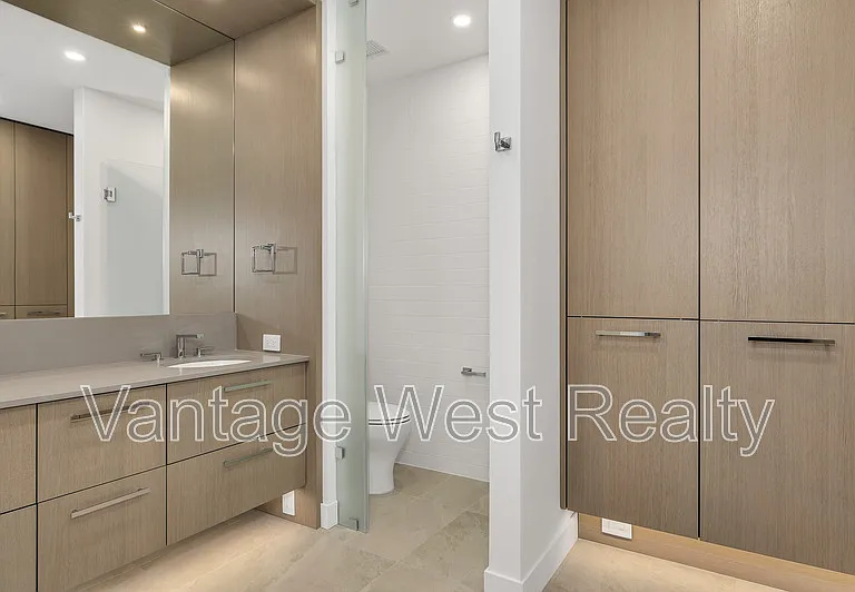 3389 Lakeshore Rd #216 — Photo 8