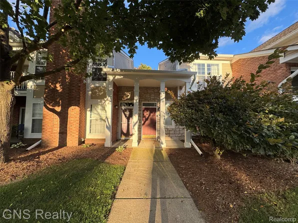 56536 Chesapeake Trl, Shelby Township, MI 48316