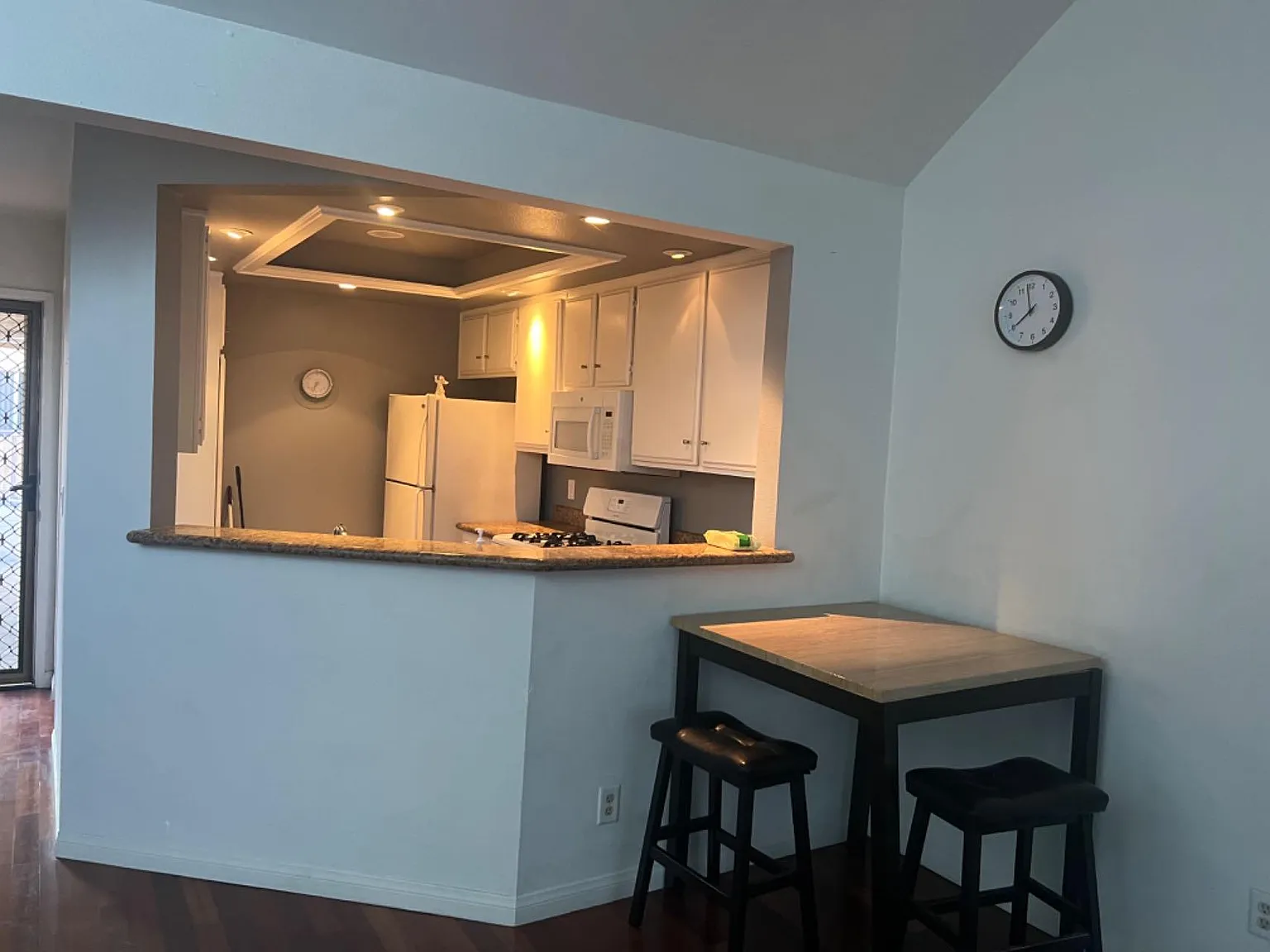 1100 Newport Ave — Photo 2
