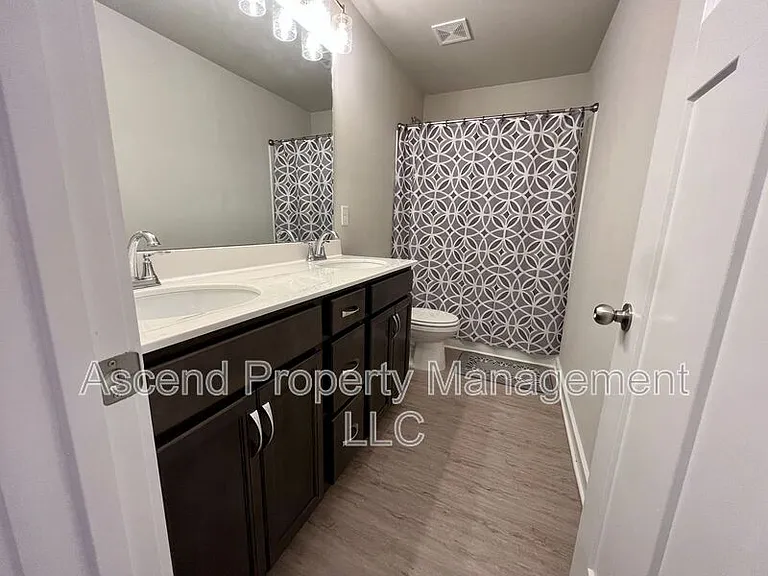 8592 Kensley Ln — Photo 21