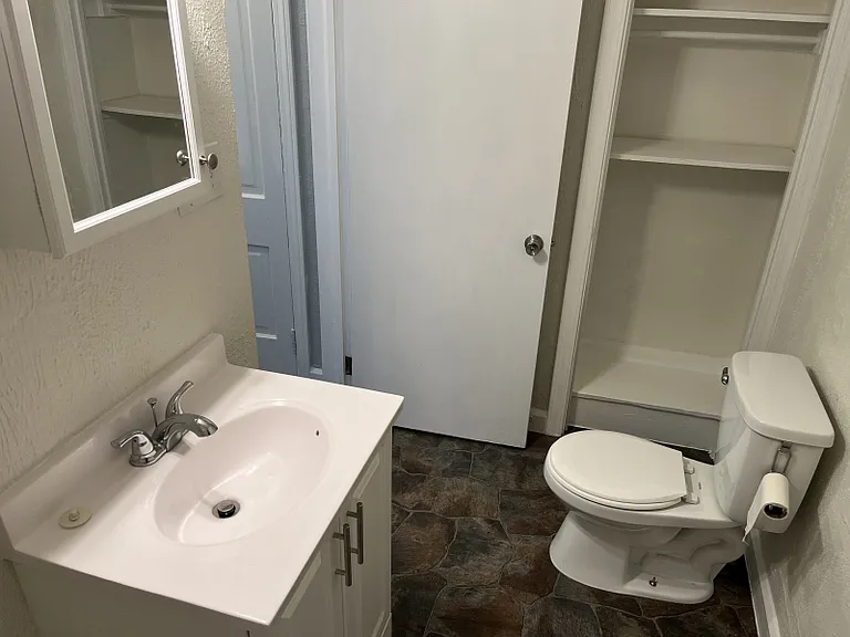 336 E Broadway St #2 — Photo 6
