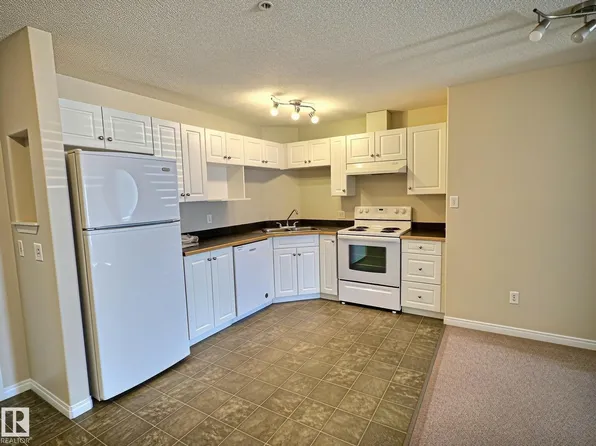 5350 199th St NW #111, Edmonton, AB T6M 0A4