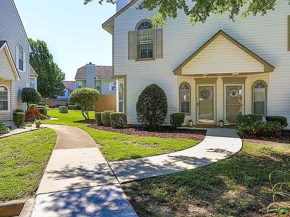 2nd image of 1713 Pattington Cir