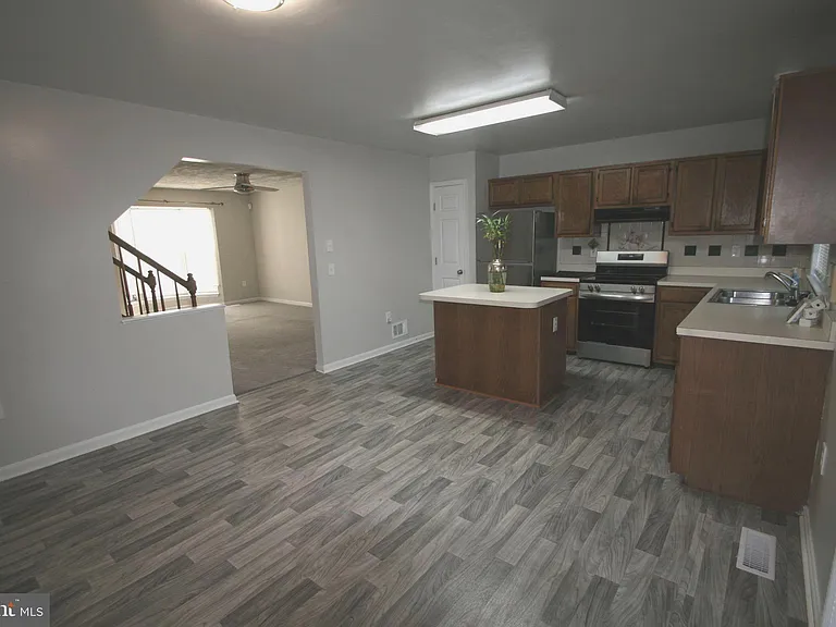 11203 Barnswallow Pl #D — Photo 3