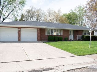 708 Buttercup Ln, Prophetstown, IL 61277