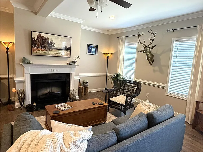 4198 Pickering Dr — Photo 2