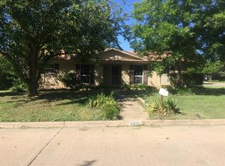4500 Easy St, Haltom City, TX 76117