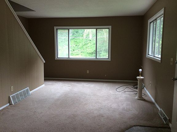 4th image of 1051 21st Ave