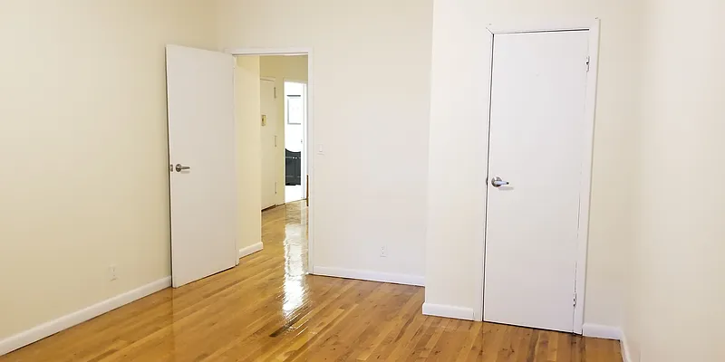 Rented by City Express Realty & Management Corp | media 25