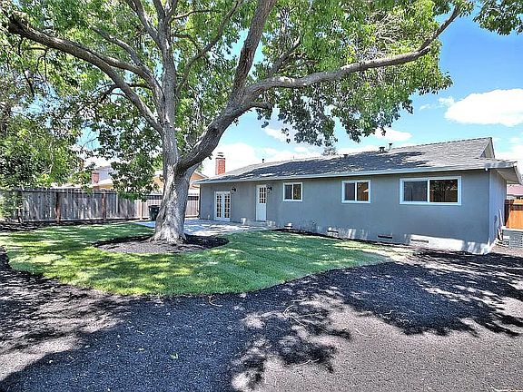 3rd image of 7724 Frederiksen Ln