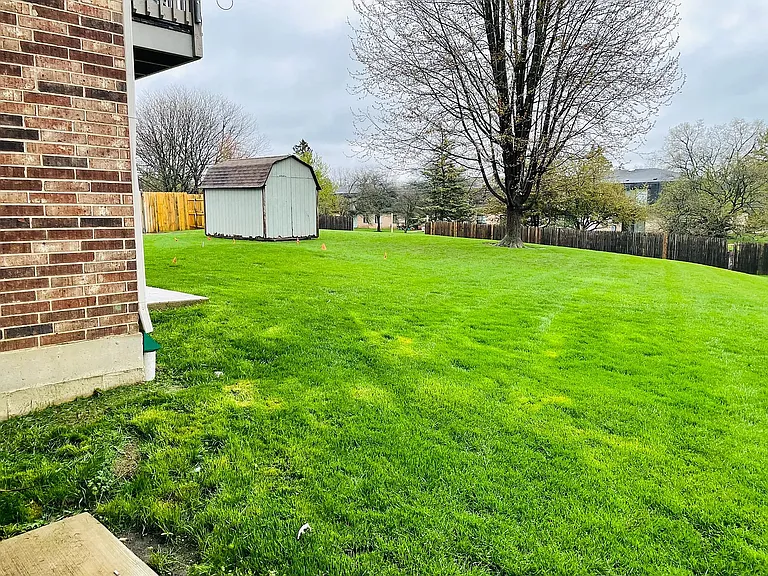 995 S Ct Of Shorewood #1B — Photo 20