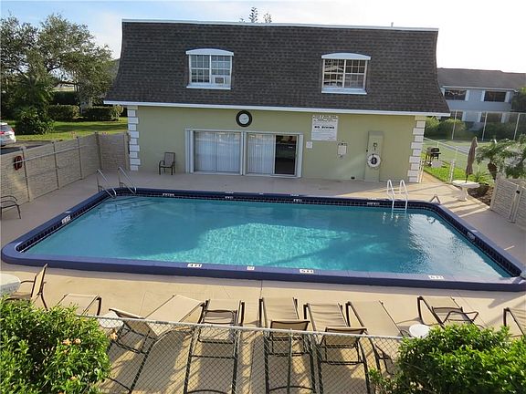 2nd image of 1901 Indian River Blvd Unit 202