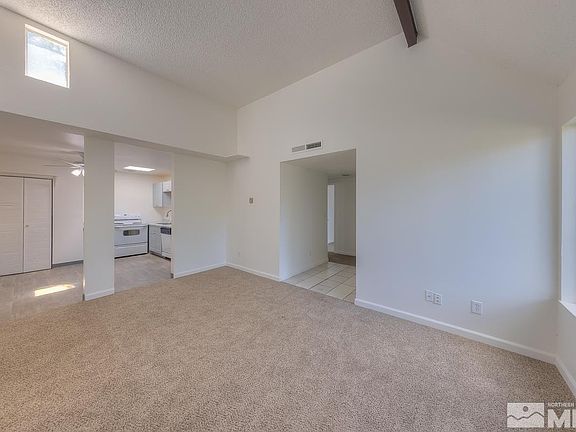 3rd image of 1040 Baywood Dr APT C