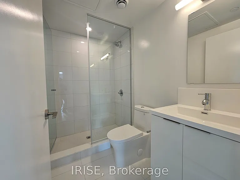 230 Simcoe St #2414 — Photo 10