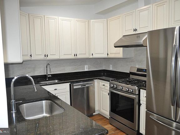 4th image of 318 E Union St