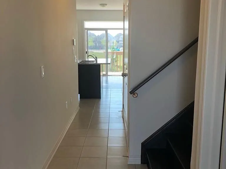 Hogan Manor Dr — Photo 3