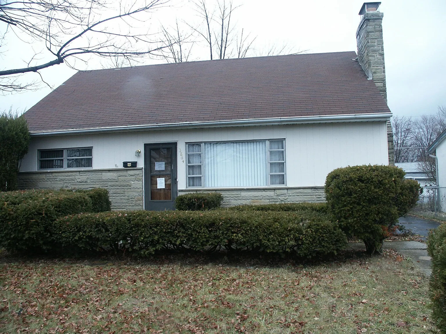 3864 Bolton Ave photo 1