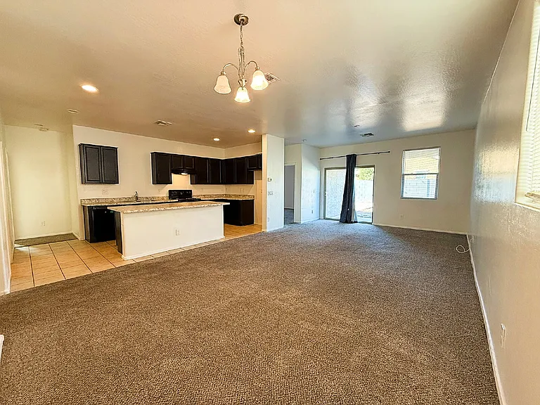 6218 W Laurie Ln — Photo 9