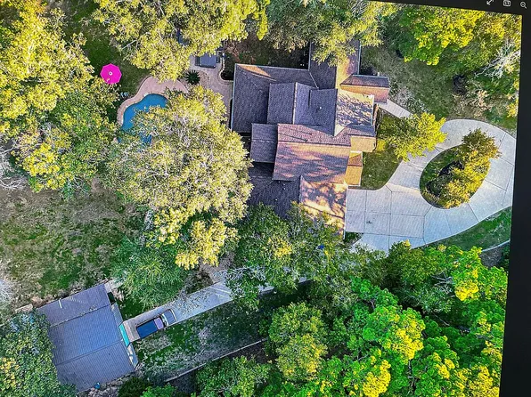11409 Oak Springs Dr, Willis, TX 77378