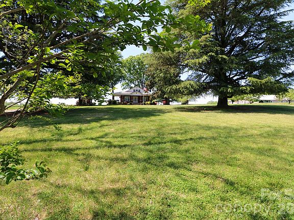 2nd image of 790 Foster Rd