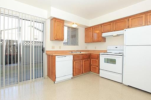 2nd image of 194 N Willow Ave APT 152