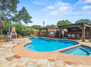 1946 Oakbluff Dr, Carrollton, TX 75007