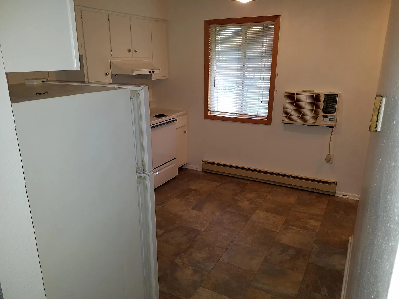 2 bed, $700 — Photo 3