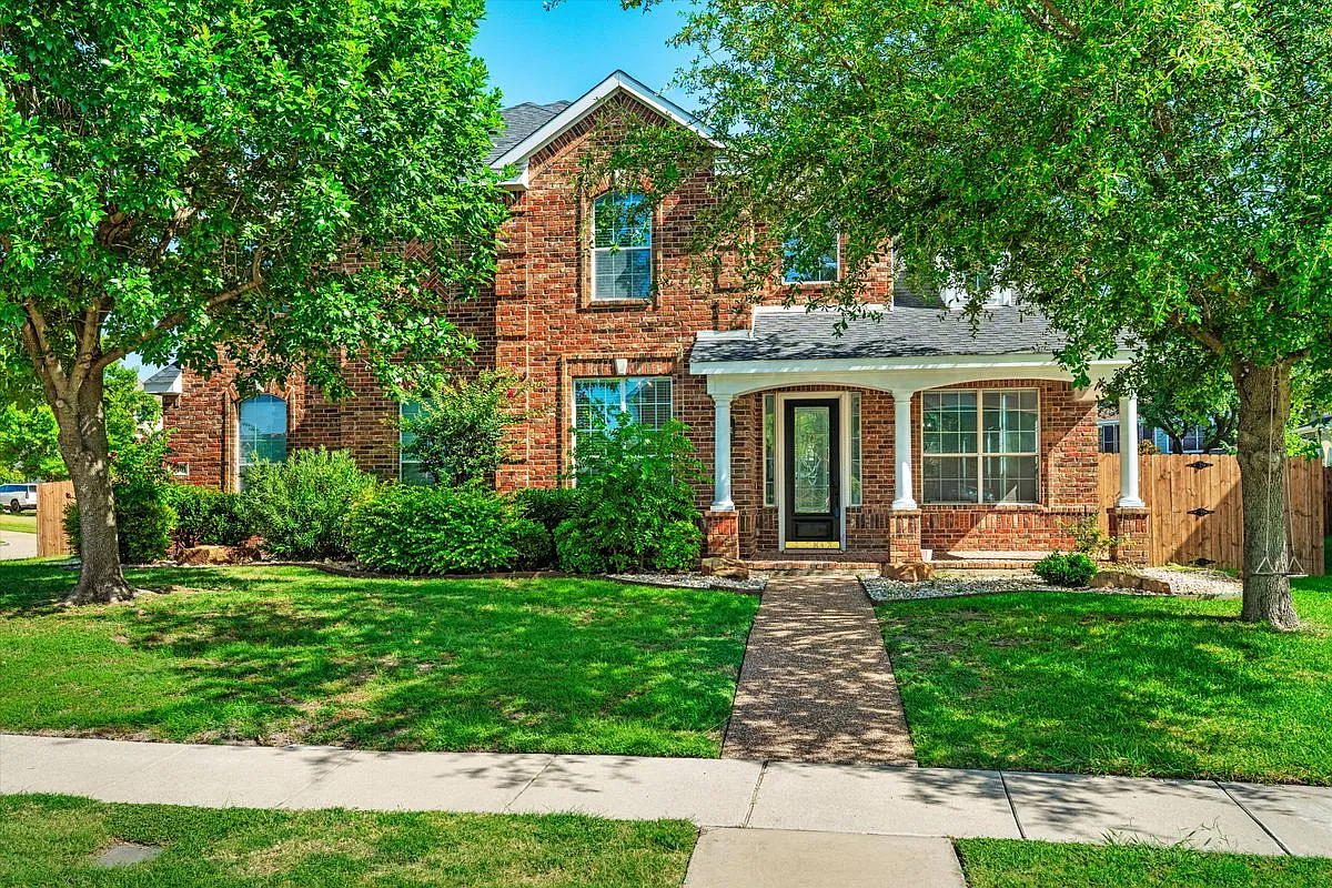 4 bed, 4.0 bath, 3848 sqft, $4,500 — Photo 1