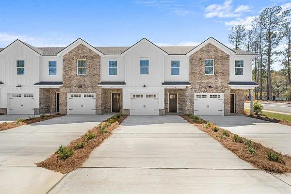 Twin Oaks Townhomes — Photo 1