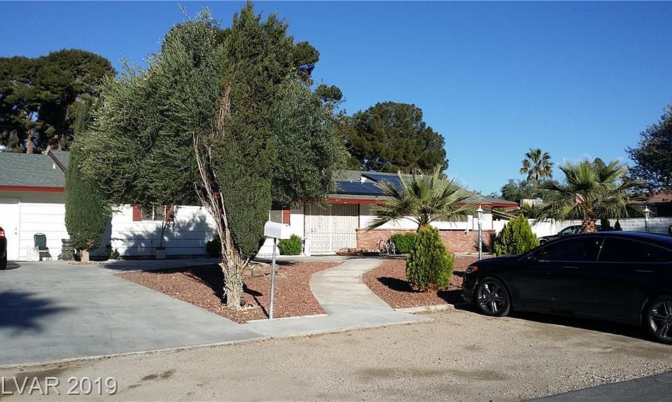 2nd image of 4563 Coachman Cir