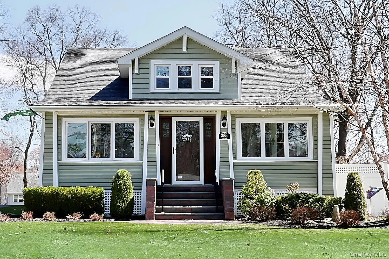 385 Kings Highway photo 1