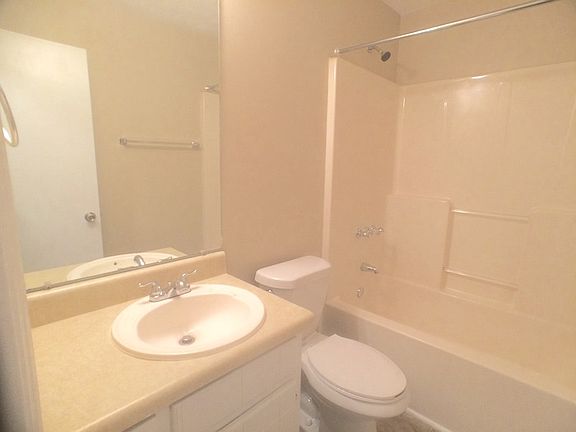 4th image of 227 Northbridge Dr