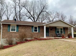 22 Surrey Hills Rd, Hannibal, MO 63401
