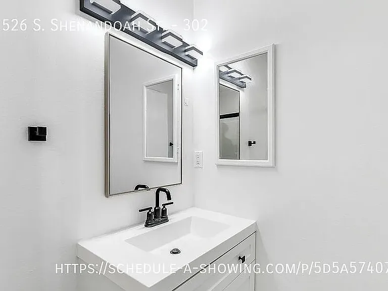 1526 S Shenandoah St #302 — Photo 9