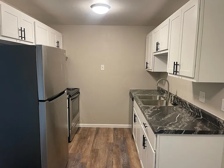 Capitol View Apartments — Photo 32