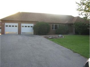 9N044 Oak Bluff Dr, Elgin, IL 60124