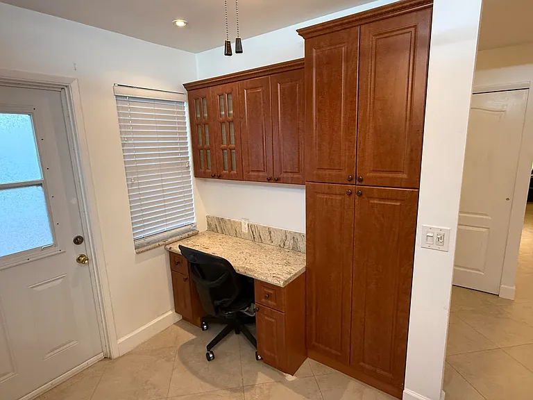 300 NE 14th Ave #411 — Photo 4