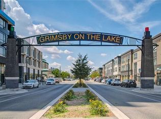 10 Concord Pl #101, Grimsby, ON L3M 0G6