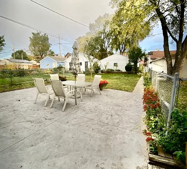 354 E Montana St — Photo 14