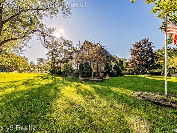 2nd image of 32191 Sibley Rd