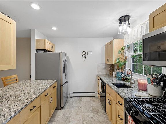 3rd image of 1465 Hooksett Road #108